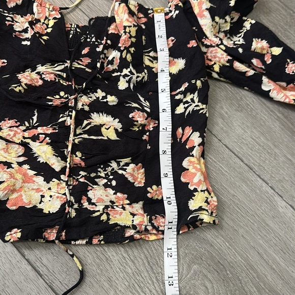 NWT Hilary printed top Floral Black Women's Top size small - Picture 10 of 11